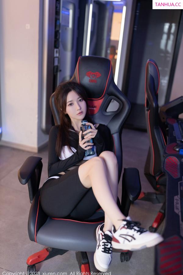 鱼子酱fish  [XiuRen]高清写真图 2023.09.08 No.7361 鱼子酱Fish 电竞女孩第4张图片